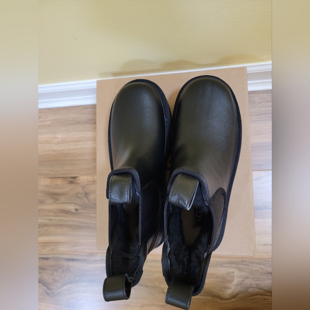 UGG Neumel platform Chelsea boot, black - Picture 2 of 9